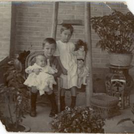 Rev. Mawson's Children, 1913