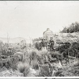 G.H. McNeur With Two Chinese Miners At Little Kyeburn
