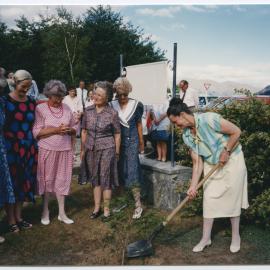 Planting trees at commemorative tree-planting