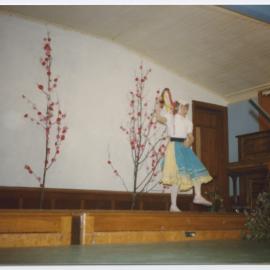 Lyn Allan performing at the Sunday School Concert