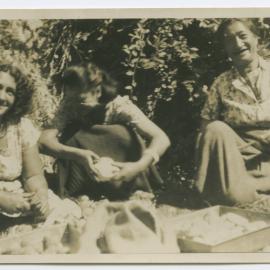 Group at Maori Synod meeting