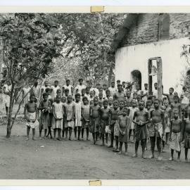 School children, Lamenu