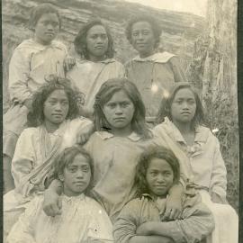 School Girls At Maungapohatu
