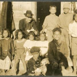 Rev J A Asher & Children At Waiohau