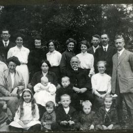 Missions Convenor with Canton Villages Mission staff, 1916
