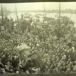 Festival procession on the Bund