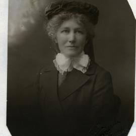 Sr. L. McKenzie