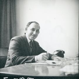 Mr Peter Gordon