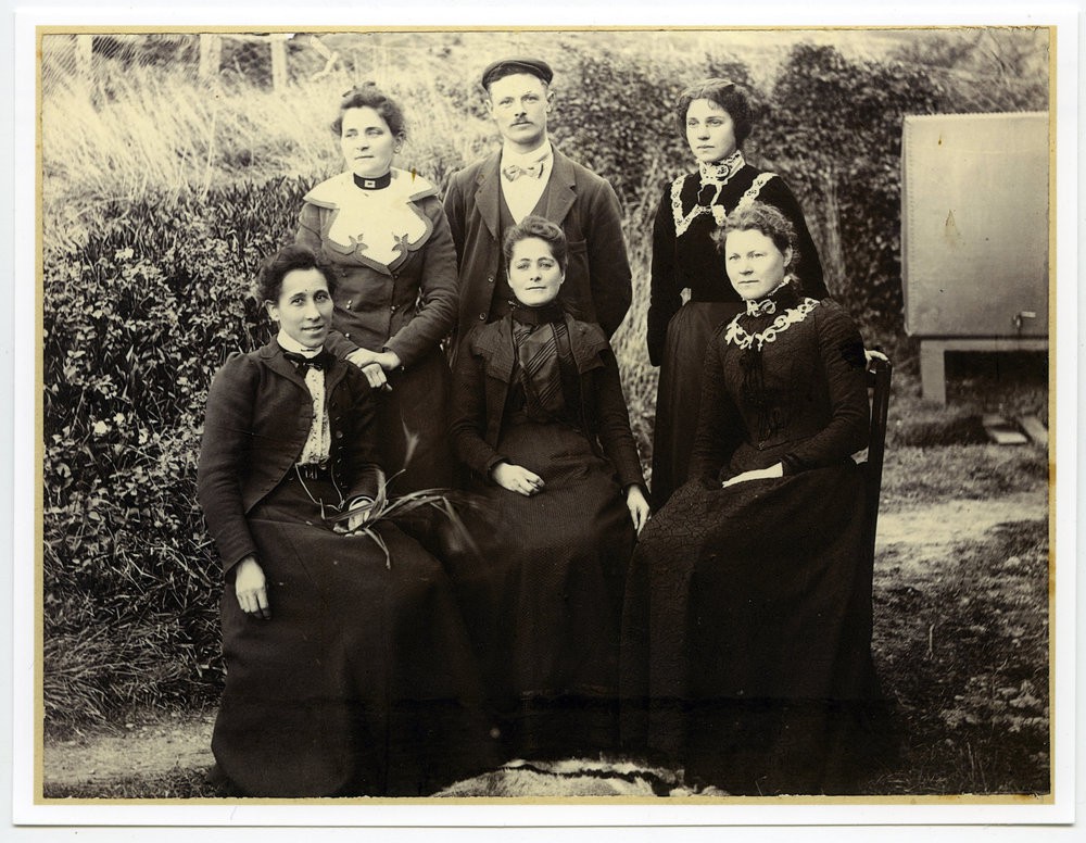 Six Palmerston Presbyterian Sunday School Teachers - names unknown, circa 1897.
P-A446.5-9