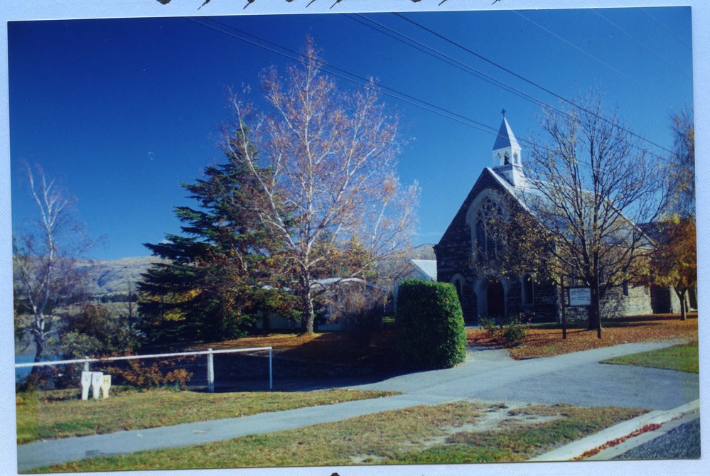 Cromwell Presbyterian Church in autumn, circa 1995, from the church profile.
D-P110-1Cromwell Presbyterian Church in autumn, circa 1995, from the church profile.
D-P110-1